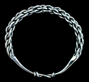 plaited Bangle