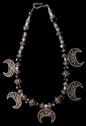 lunic necklace
